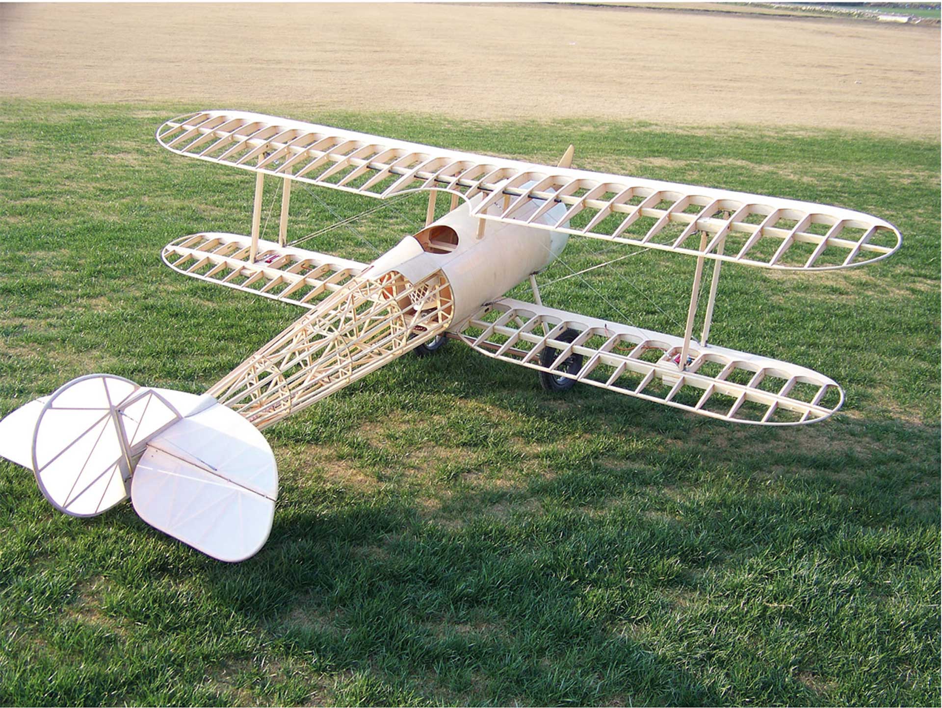 VALUEPLANES NIEUPORT 28 WOODEN KIT 1:3 2,8M WITH METAL FITTINGS AND GFK HOOD