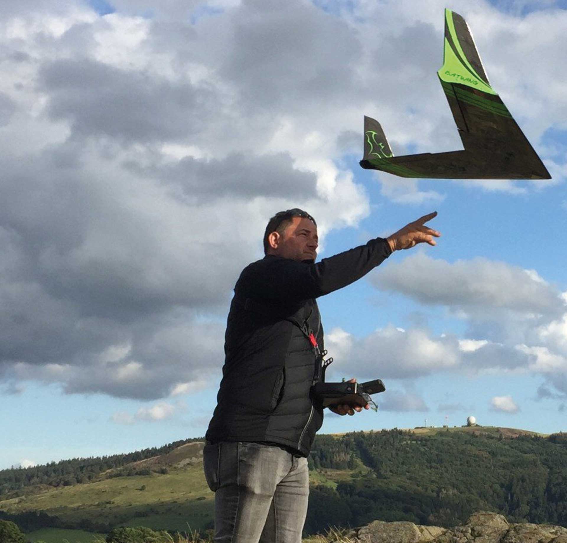 Vogel-Fly Batwing flying wing CNC laser kit glider version
